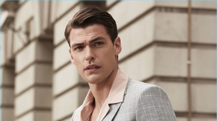 Event Ready: Filip Wolfe Dons Reiss’ Dashing Summer Styles