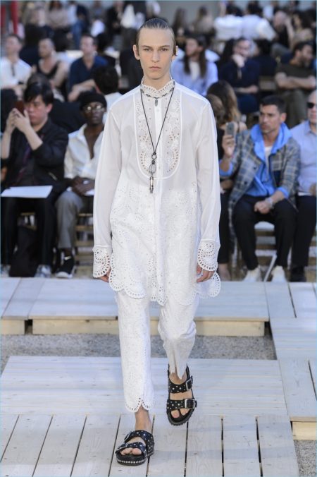 Alexander McQueen Spring Summer 2018 Mens Collection 015