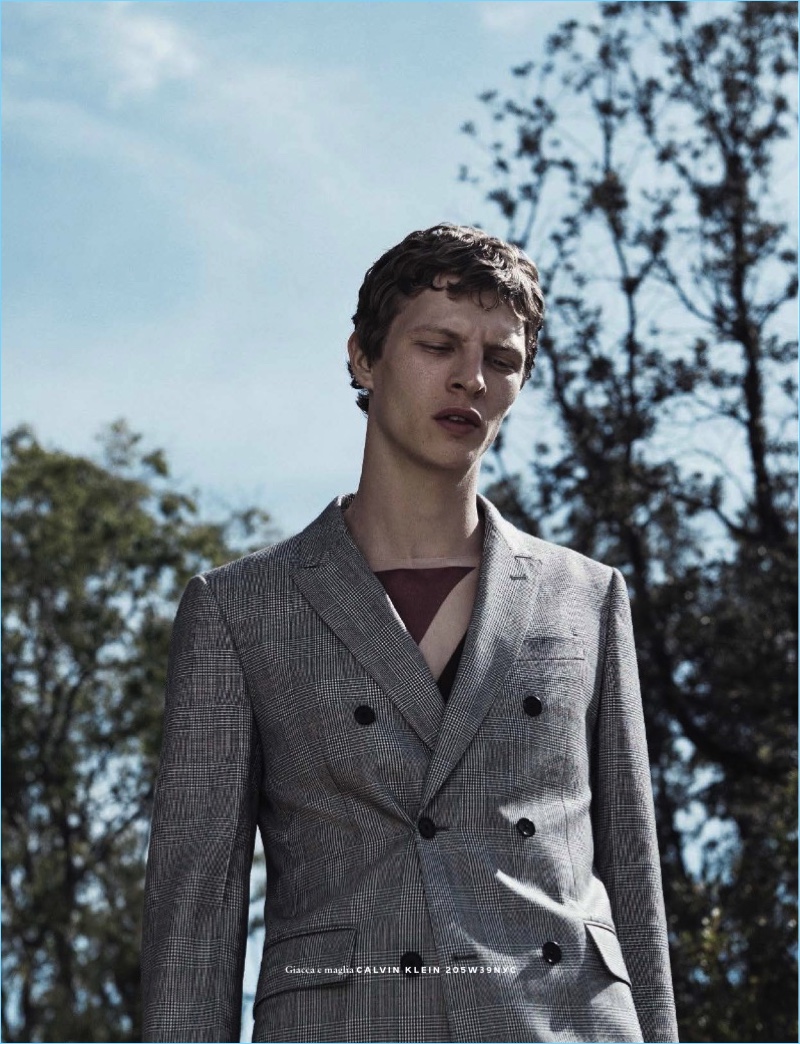 GQ Italia 2017 Editorial A Cold Summer Calvin Klein