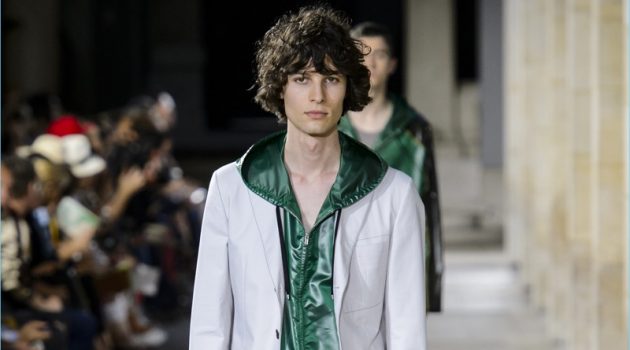 Hermès presents its spring-summer 2018 men's collection during Paris Fashion Week.
