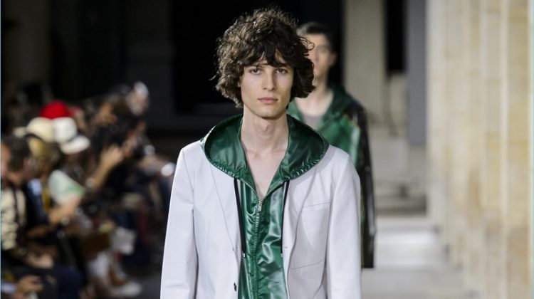 Hermès presents its spring-summer 2018 men's collection during Paris Fashion Week.
