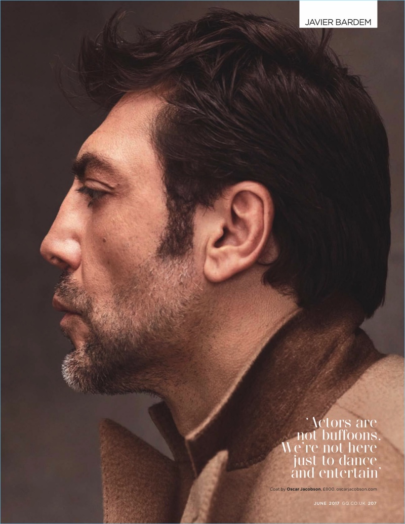 Actor Javier Bardem dons an Oscar Jacobson coat.