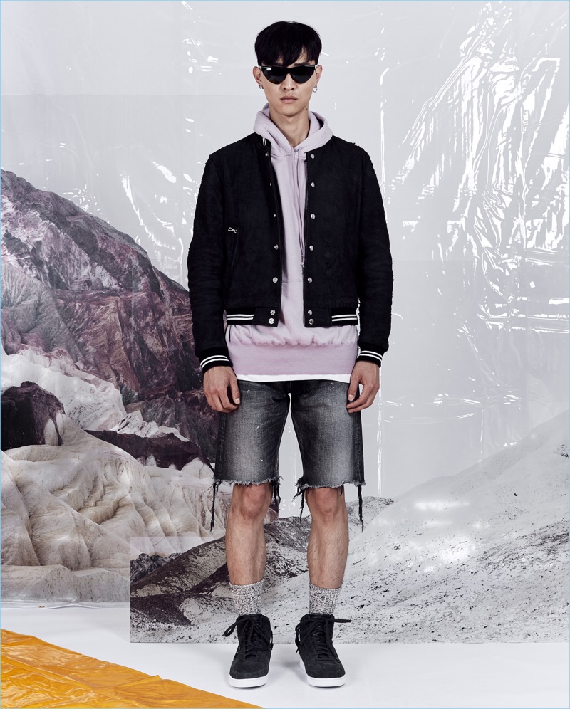John Elliott presents its spring-summer 2018 men's collection. » Fashion's Coolest Brands: Fear of God, AMIRI, R13 + More John Elliott presents its spring-summer 2018 men's collection.