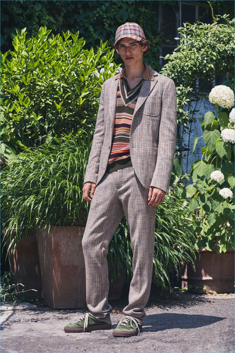 Missoni unveils its spring-summer 2018 men's collection.