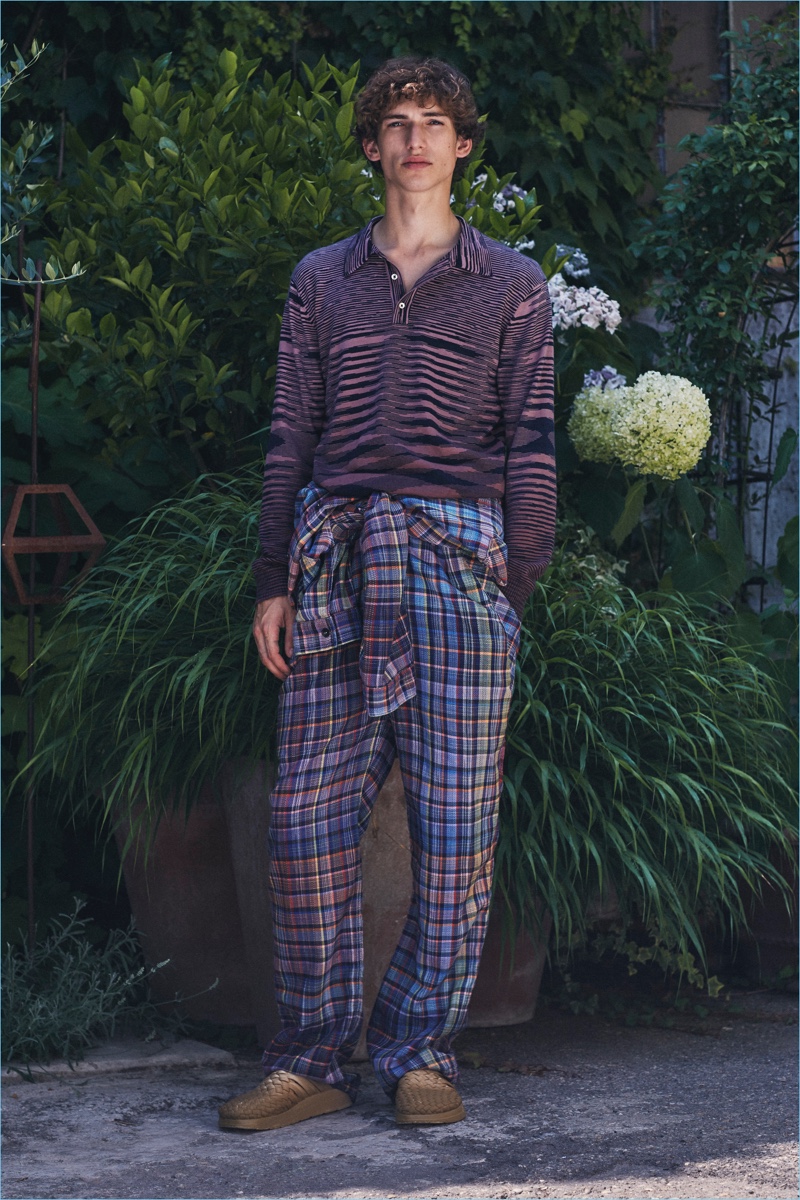 Rich colored prints come together for Missoni's spring-summer 2018 men's collection.