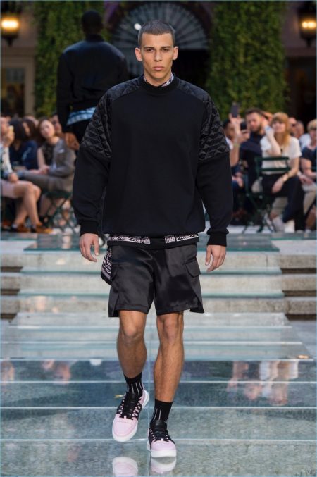 Versace 2018 Spring Summer Mens Runway Collection 011