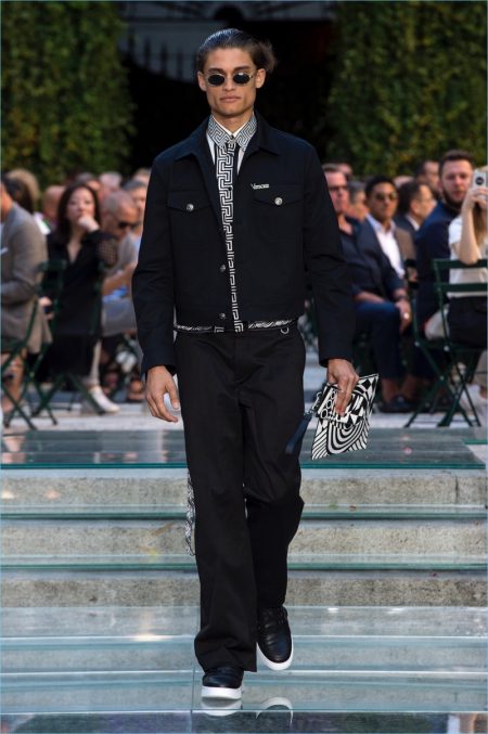 Versace 2018 Spring Summer Mens Runway Collection 029