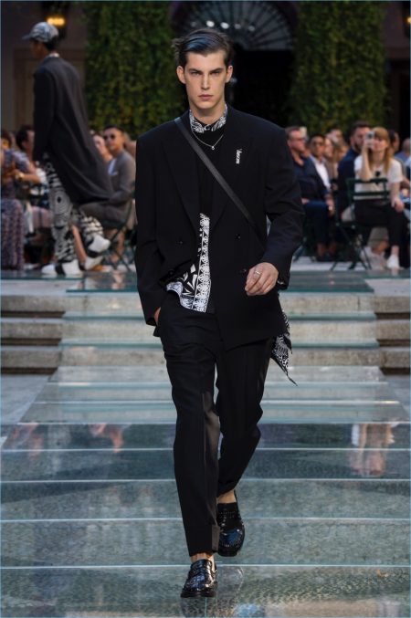 Versace 2018 Spring Summer Mens Runway Collection 031