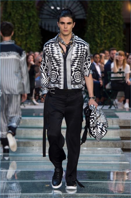 Versace 2018 Spring Summer Mens Runway Collection 033