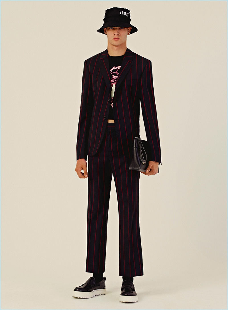 Versus Versace presents its resort 2018 men's collection.