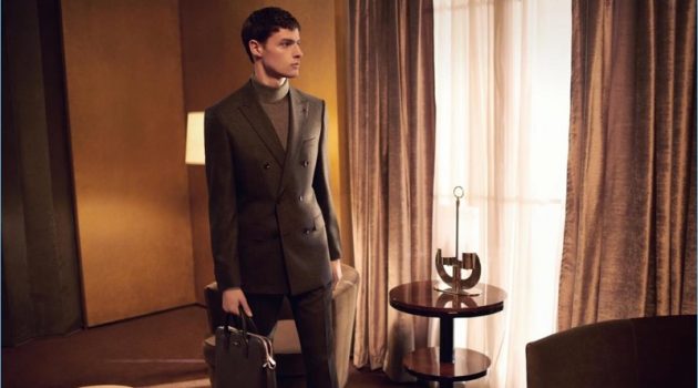 A Cinematic Journey: Hannes Gobeyn Fronts BOSS' Fall '17 Campaign Hannes Gobeyn stars in BOSS' fall-winter 2017 campaign.
