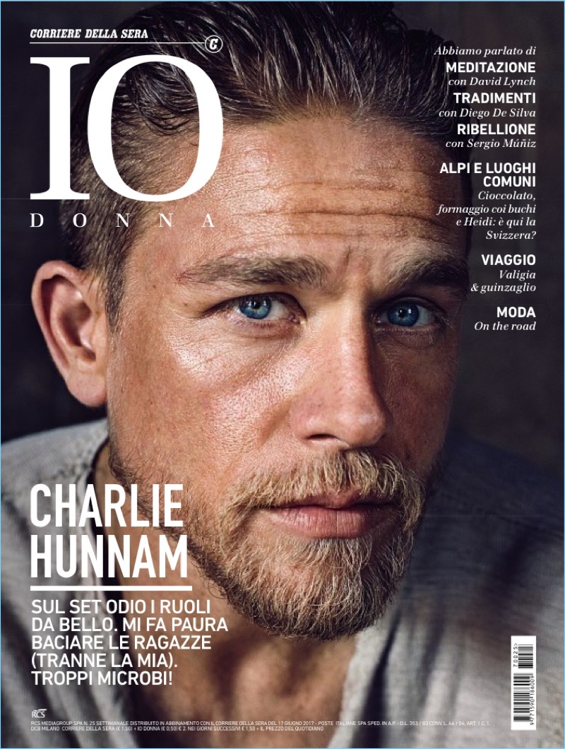 Charlie Hunnam covers IO Donna magazine.