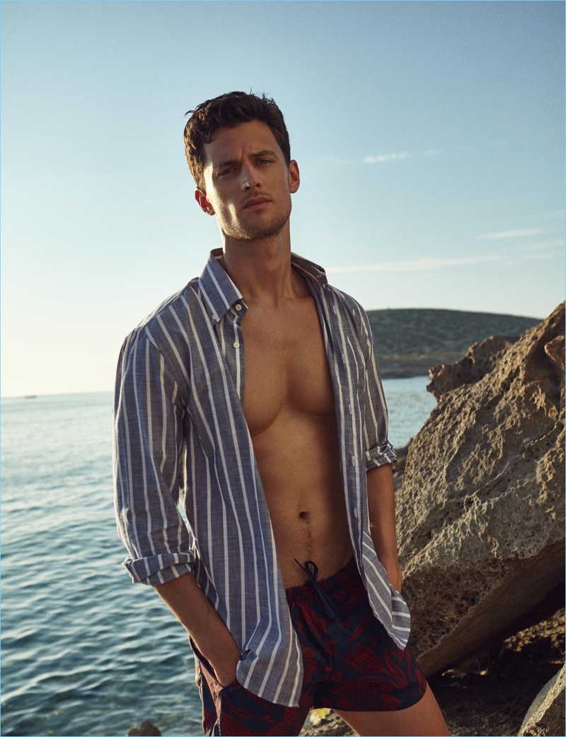 Garrett Neff stars in a fashion editorial for Código Único.