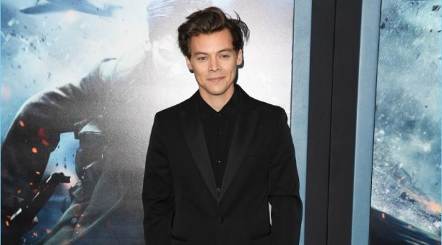 Harry Styles Suits Up in Prada & Calvin Klein for 'Dunkirk' Red Carpet Harry Styles Suits Up in Prada & Calvin Klein for 'Dunkirk' Red Carpet