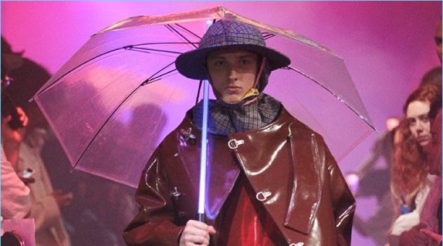 Raf Simons Takes to Chinatown for Spring '18 Collection Raf Simons Takes to Chinatown for Spring '18 Collection