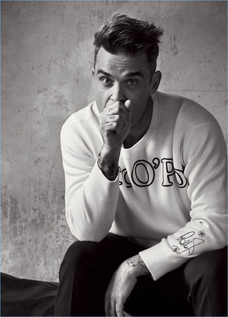 British singer Robbie Williams stars in Marc O'Polo's most recent campaign.
