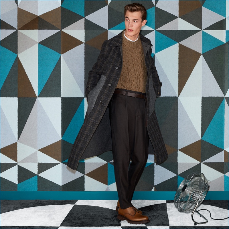 Kit Butler stars in Salvatore Ferragamo's fall-winter 2017 campaign. » Take 5 Fall '17 Ads: Givenchy, Salvatore Ferragamo + More Kit Butler stars in Salvatore Ferragamo's fall-winter 2017 campaign.