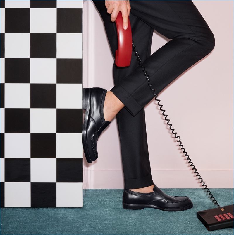Salvatore Ferragamo spotlights its leather loafers for its fall-winter 2017 campaign. » Take 5 Fall '17 Ads: Givenchy, Salvatore Ferragamo + More Salvatore Ferragamo spotlights its leather loafers for its fall-winter 2017 campaign.