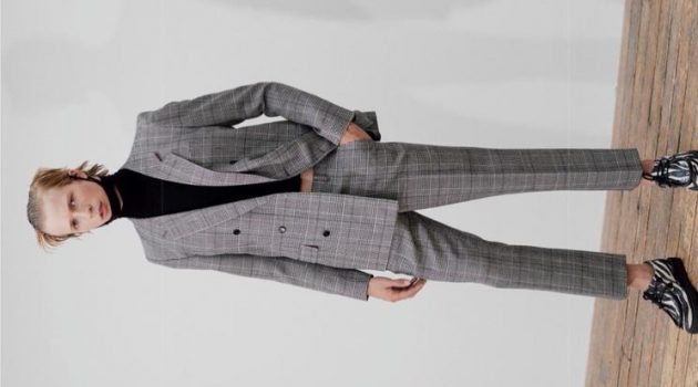 Play With It: Sven de Vries Goes Quirky for L'Officiel Hommes Turkey Play With It: Sven de Vries Goes Quirky for L'Officiel Hommes Turkey