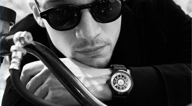 Todd Snyder Collaborates with Timex, Introduces Blackjack Watch Todd Snyder introduces its new Timex watch, the Blackjack.