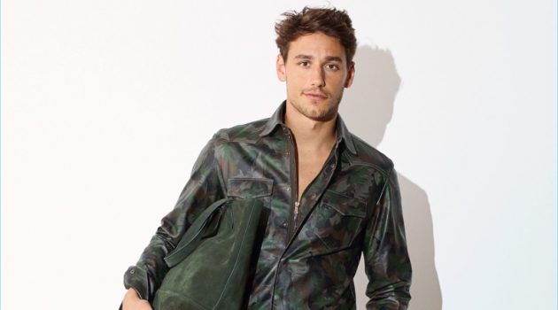 Tomas Maier Delivers Military-Inspired Resort Looks Tomas Maier Delivers Military-Inspired Resort Looks
