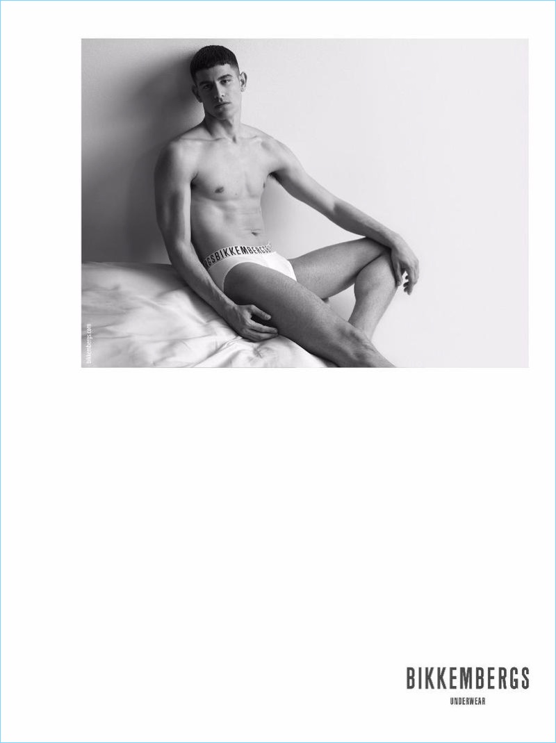 Bikkembergs enlists Vinicius Sales as the star of its fall-winter 2017 underwear campaign. » Take 5: Fall '17 Campaigns from Bottega Veneta, DAKS + More Bikkembergs enlists Vinicius Sales as the star of its fall-winter 2017 underwear campaign.