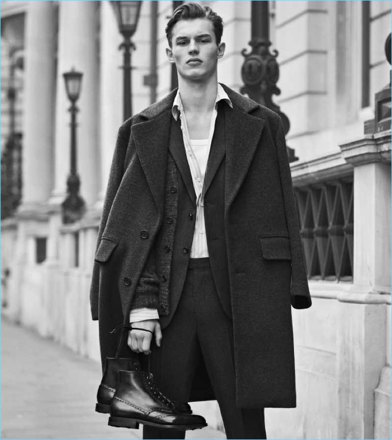 Posing with Church's Renwick leather boots, Kit Butler stars in the brand's fall-winter 2017 campaign. » Kit Butler Reunites with Church's for Fall '17 Campaign Posing with Church's Renwick leather boots, Kit Butler stars in the brand's fall-winter 2017 campaign.