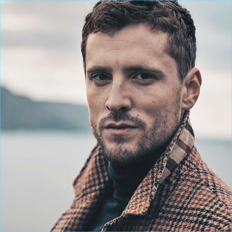 George Barnett stars in DAKS' fall-winter 2017 campaign. » Take 5: Fall '17 Campaigns from Bottega Veneta, DAKS + More George Barnett stars in DAKS' fall-winter 2017 campaign.
