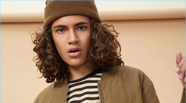 Class Act: Forever 21 Heads Into Fall with New Arrivals Forever 21 Men Victorious Curved Stripe Tee