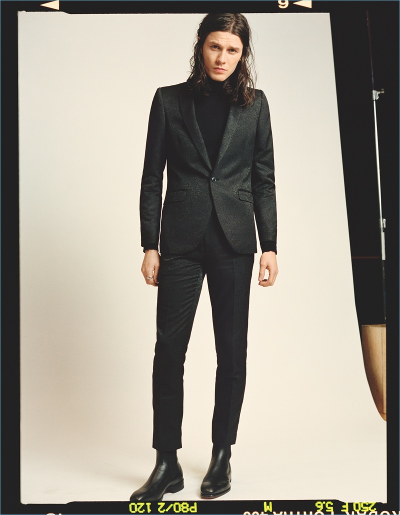 Front and center, James Bay suits up in a sharp number from his Topman collection.