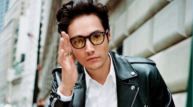 Una Cita: Levi Dylan Brings Effortless Cool to L'Officiel Hommes España Cover Story Una Cita: Levi Dylan Brings Effortless Cool to L'Officiel Hommes España Cover Story