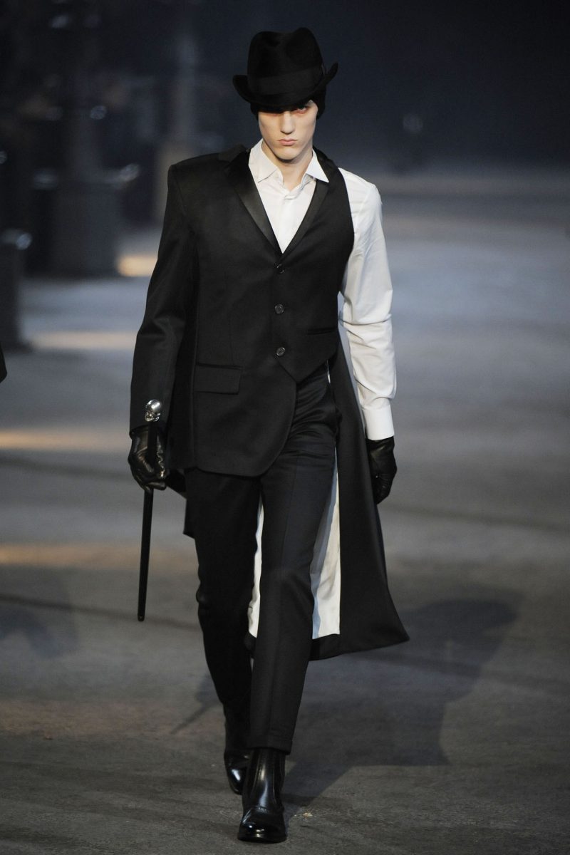 Alexander McQueen steals a page out of the Strange Case of Dr Jekyll and Mr Hyde for his fall-winter 2009 collection.