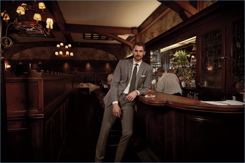 Kevin Love reunites with Banana Republic for its fall-winter 2017 campaign.