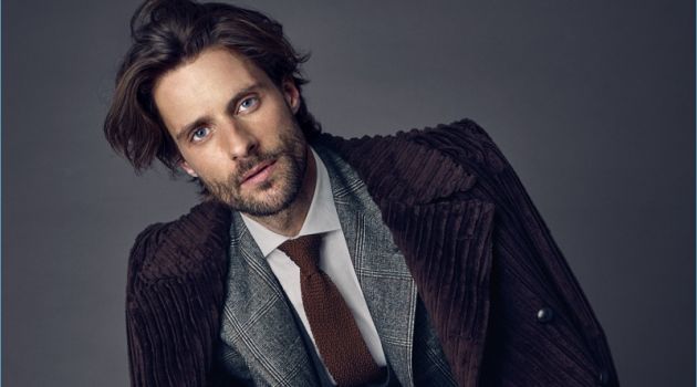 Tommy Dunn Returns for Tagliatore's Dashing Fall '17 Campaign Making a strong first impression, Tommy Dunn dons a sharp suit and corduroy coat for Tagliatore's fall-winter 2017 campaign.