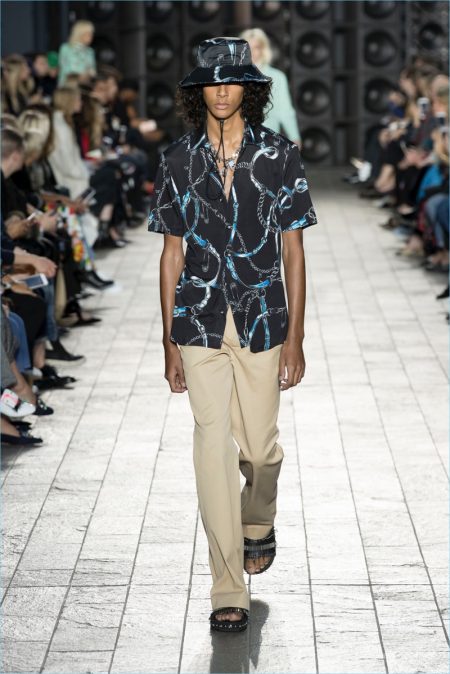 Versus Versace Spring Summer 2018 Mens Runway Collection 011