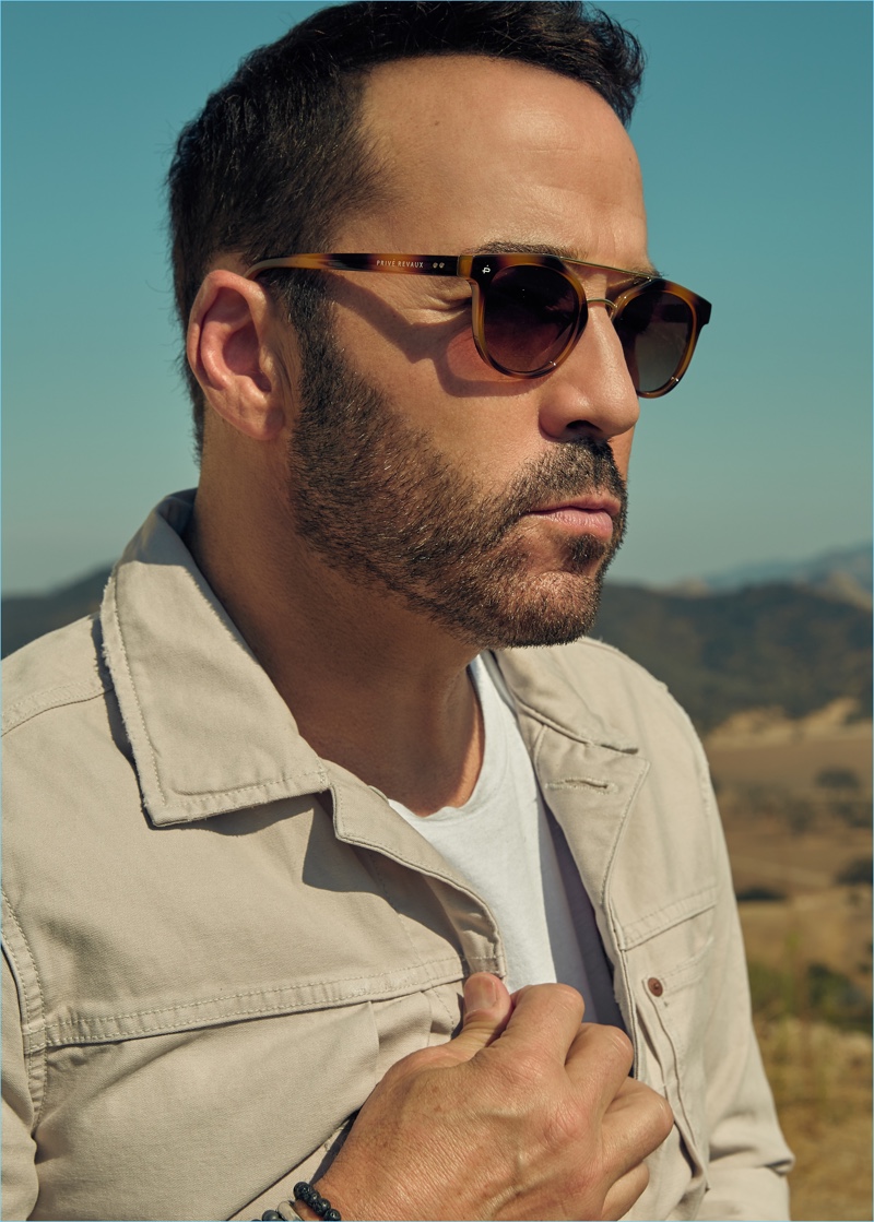 Jeremy Piven dons Privé Revaux's "The Churchill" sunglasses.