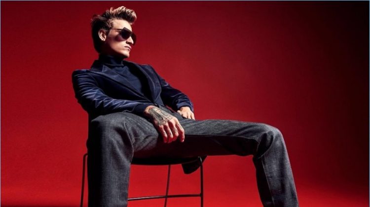 Jonathan Bellini Rings in the Holiday Season with Steve Madden