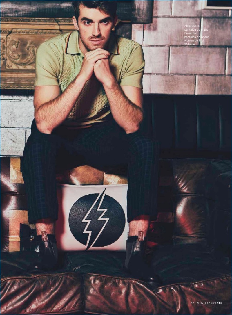 Drew Taggart wears a polo and pants by Coach with R.M. Williams boots. » The Chainsmokers Rock Fall Styles for Esquire Latin America Drew Taggart wears a polo and pants by Coach with R.M. Williams boots.