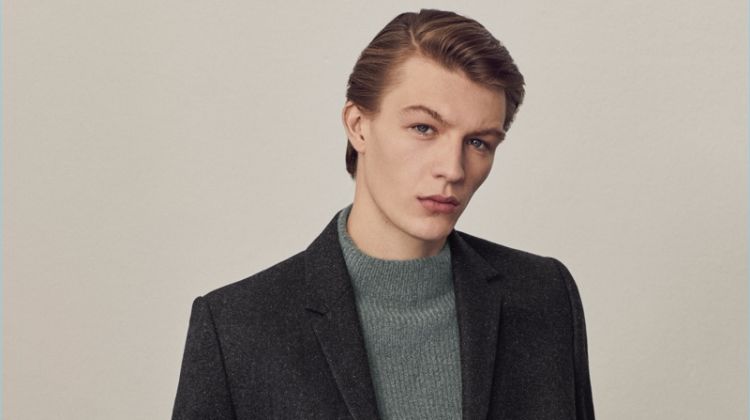 A smart vision, Finnlay Davis showcases holiday style by COS.