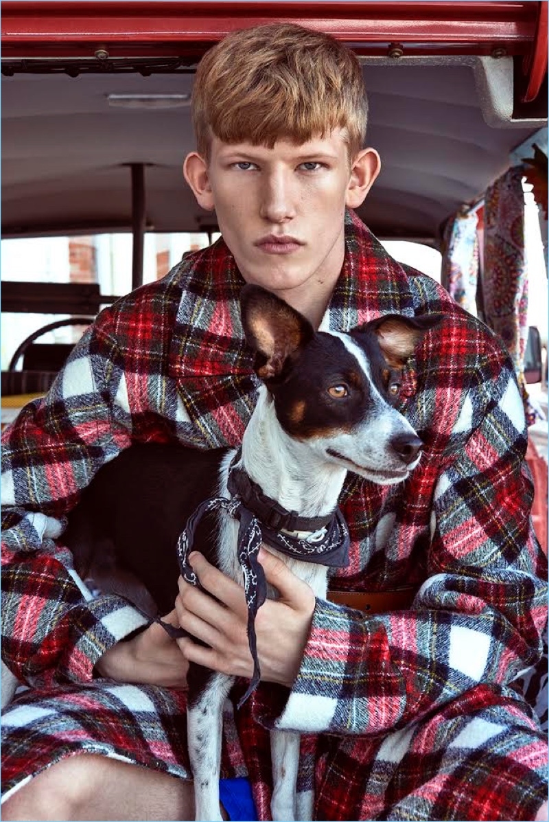 Connor Newall 2017 Editorial GQ Portugal 002