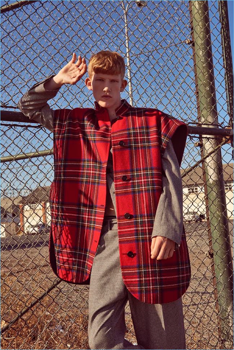Connor Newall 2017 Editorial GQ Portugal 010