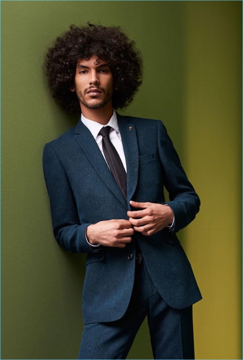 Yassine Rahal suits up for Farah's fall-winter 2017 campaign.