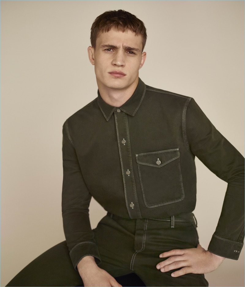 Doubling down on denim, Julian Schneyder appears in Topman's fall-winter 2017 campaign. » Julian Schneyder Sports Vintage-Inspired Style for Topman Fall '17 Campaign Doubling down on denim, Julian Schneyder appears in Topman's fall-winter 2017 campaign.