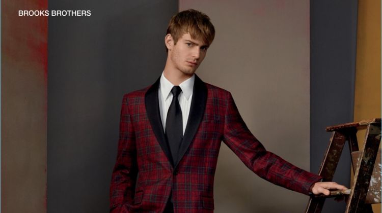 Ben Allen Fronts Americana Manhasset’s Holiday Outing