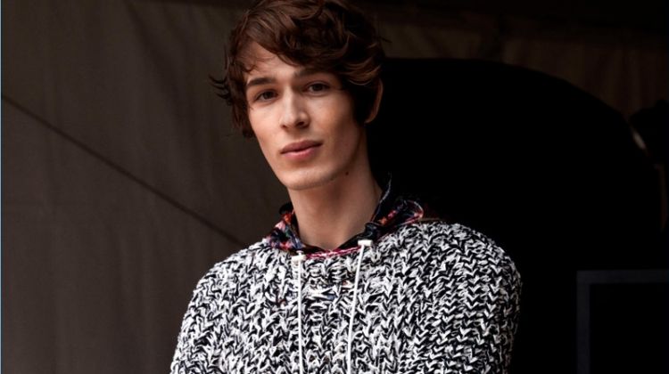 Isabel Marant Turns Up the Knit Factor for Spring ’18 Men’s Debut