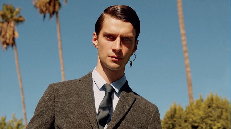 Matthew Bell Heads to Palm Springs for Icon El País