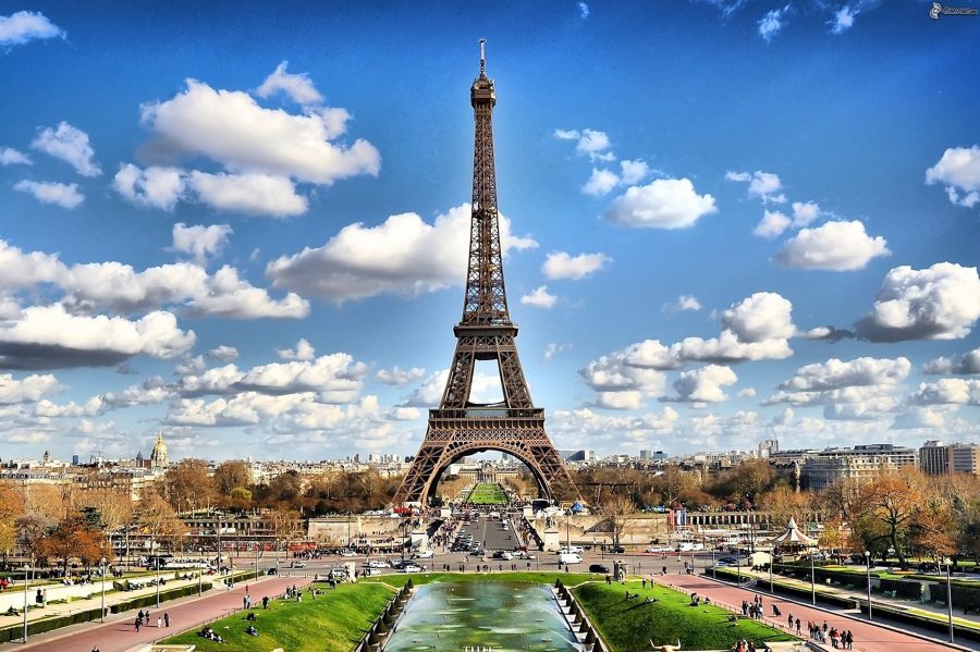 Picture of the Eiffel Tower in Paris, France