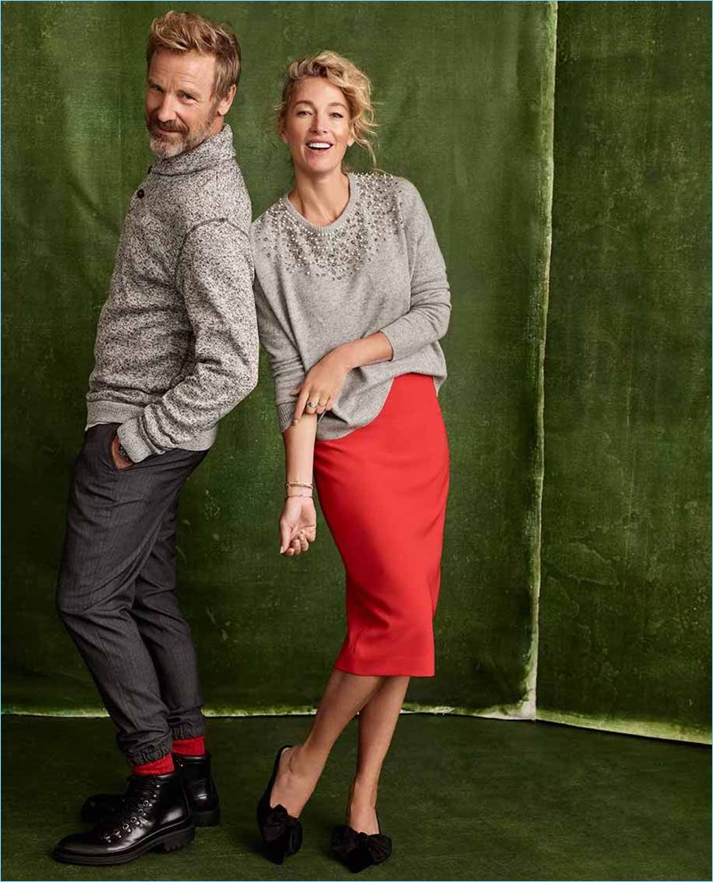 Models Rainer Andreesen and Elaine Irwin come together to celebrate the holidays with Simons.