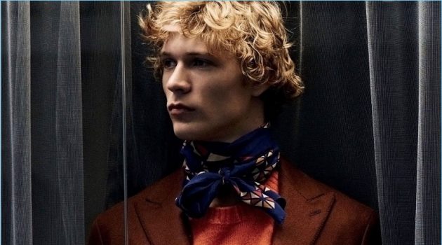 Sven de Vries Dons Sleek Looks for Plaza Magazine Sven de Vries Dons Sleek Looks for Plaza Magazine
