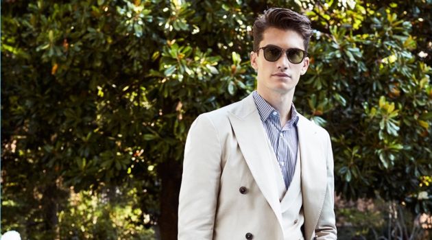 Tod's Goes Poolside for Resort-Inspired Spring '18 Collection Tod's Goes Poolside for Resort-Inspired Spring '18 Collection